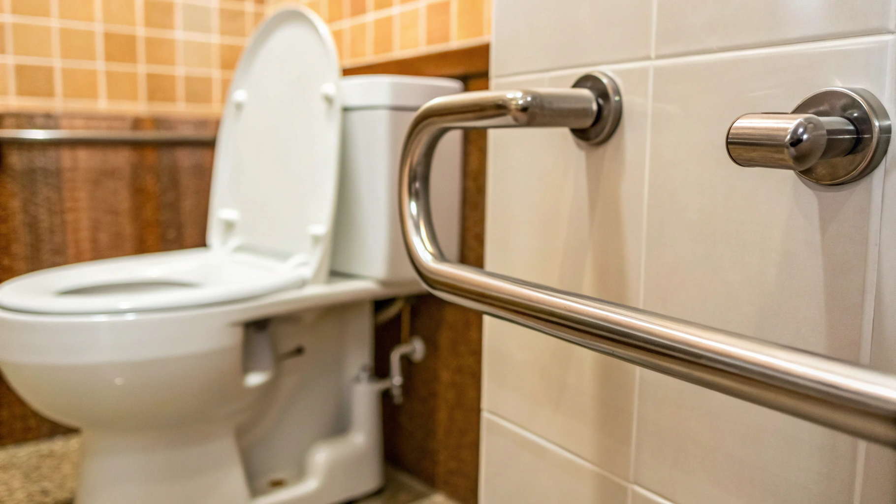 Capac înălțător WC: Un sprijin esențial pentru autonomie și demnitate