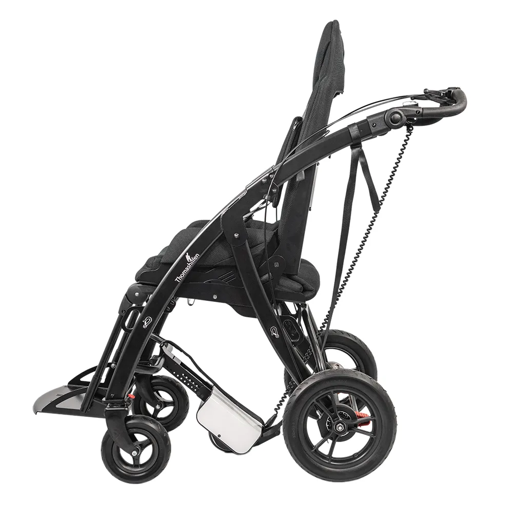 Sistem electric Enjo montat pe caruciorul reha Swifty 3 pentru asistarea deplasarii vedere laterala