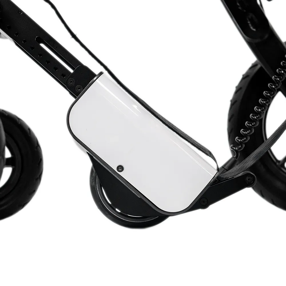 Sistem electric Enjo montat pe caruciorul reha Swifty 3 pentru asistarea deplasarii zoom