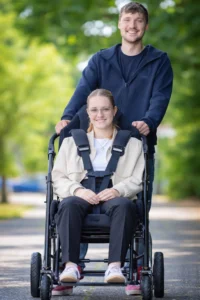 carucior pentru copii si adolescenti cu dizabilitati swifty 3