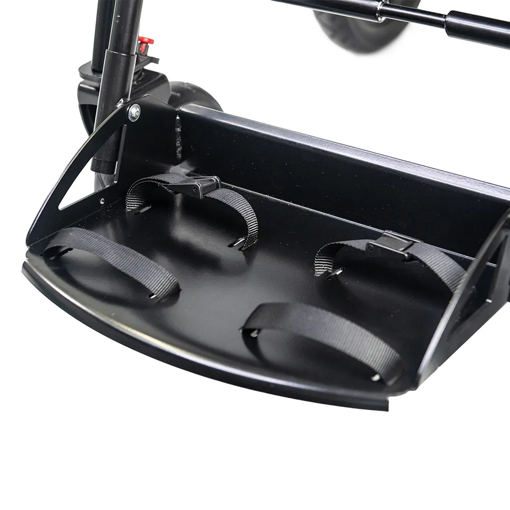 Curele pentru picioare montate pe suportul de picioare al caruciorului reha Swifty 3