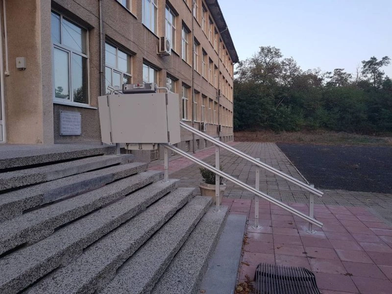 Montaj platformă Logic pe scară dreaptă la exterior