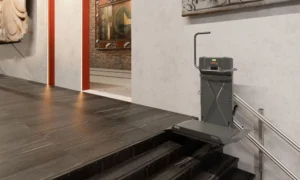 Platformă pentru scări drepte Logic pentru persoane cu dizabilități