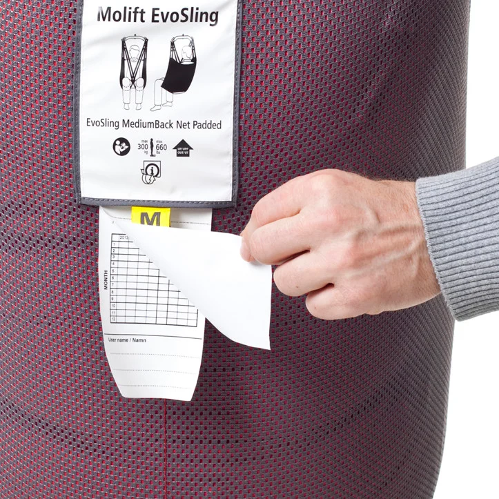 evosling-label-closeup-hand-mediumback-np_560101